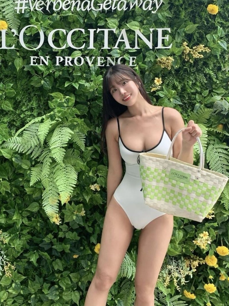 White Simple Round Neck Tight Push-Up Sling Goddess High-Grade Spring Vacation Low-Cut Swimsuit - Image 3