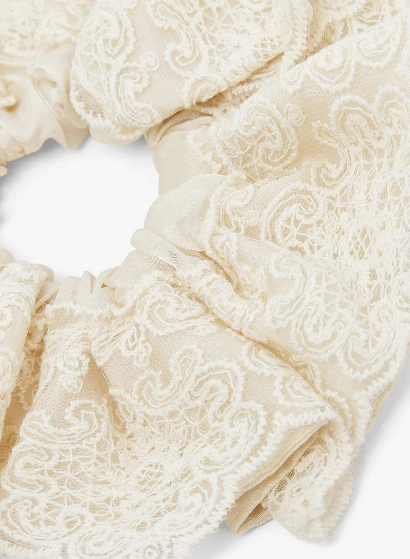 ELLA Lace Detail scrunchie