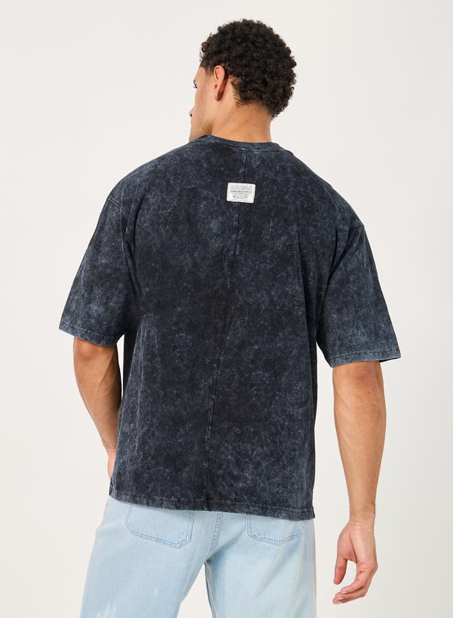 ستايلي تيشيرت جيرسي مميز بغسيل حمضي وتفاصيل مقطوعة ومخيطة - Image 4