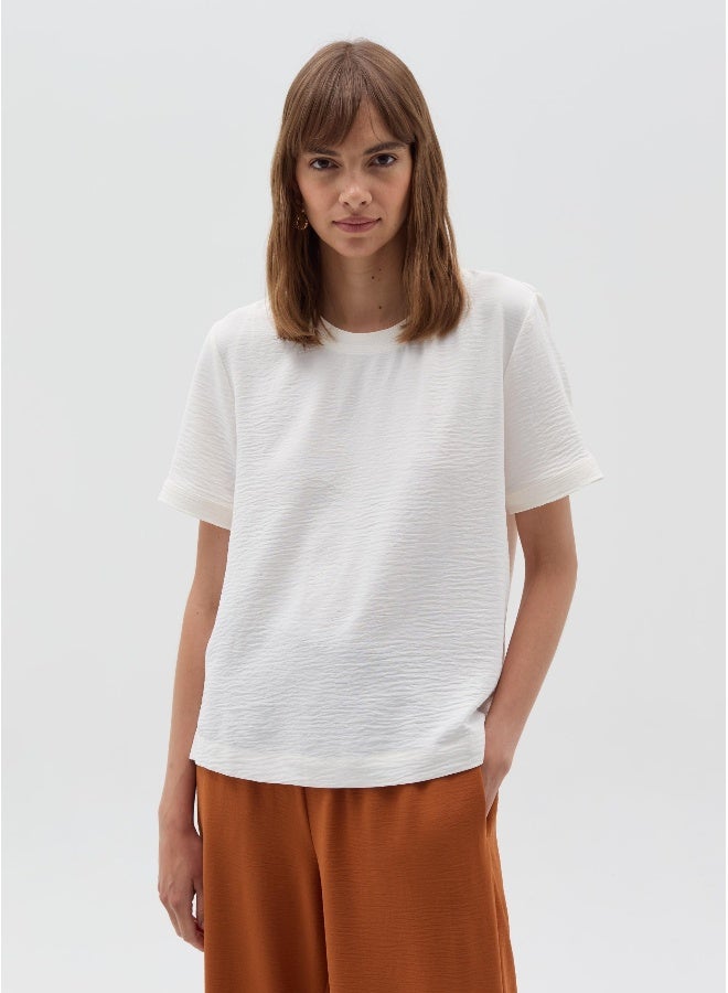 او في اس بلوزة بتأثير مجعد مع فتحات صغيرة - Image 1