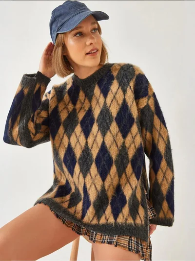 Bianco Lucci LUCCI Crew Neck Slit Knit Sweater in Baklava Pattern