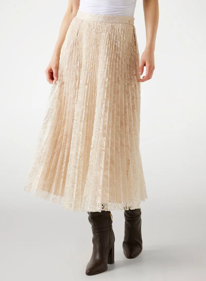 جس Charlotte Pleated Maxi Skirt