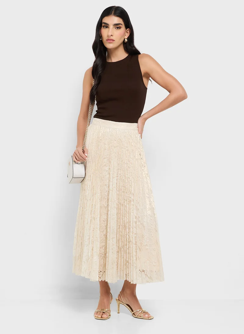 جس Charlotte Pleated Maxi Skirt