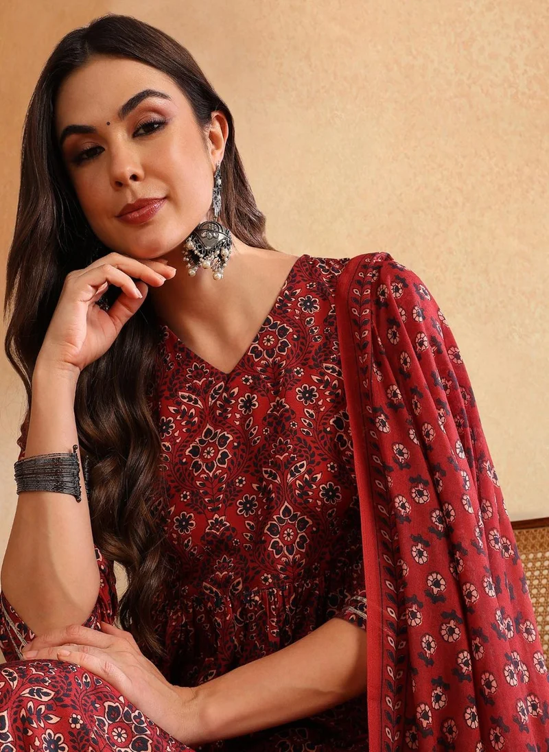 زيري سوق Red Rayon Blend Floral Printed A-Line 3-Piece Kurta Set