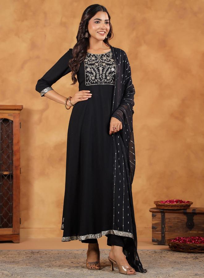 Janasya Embroidered Kurta and Trousers with Dupatta Set - Image 4