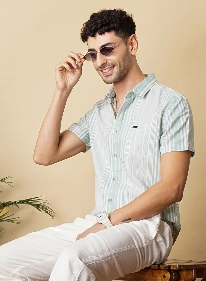شركة المرآب الهندية Men Slim Fit Striped Half Sleeves Cutaway Collar Casual Shirt