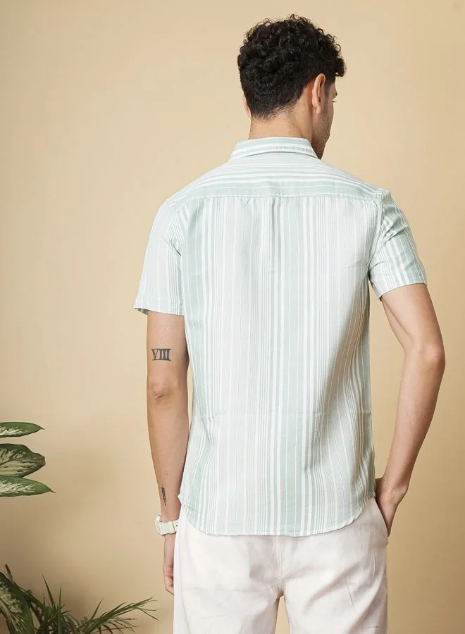 شركة المرآب الهندية Men Slim Fit Striped Half Sleeves Cutaway Collar Casual Shirt