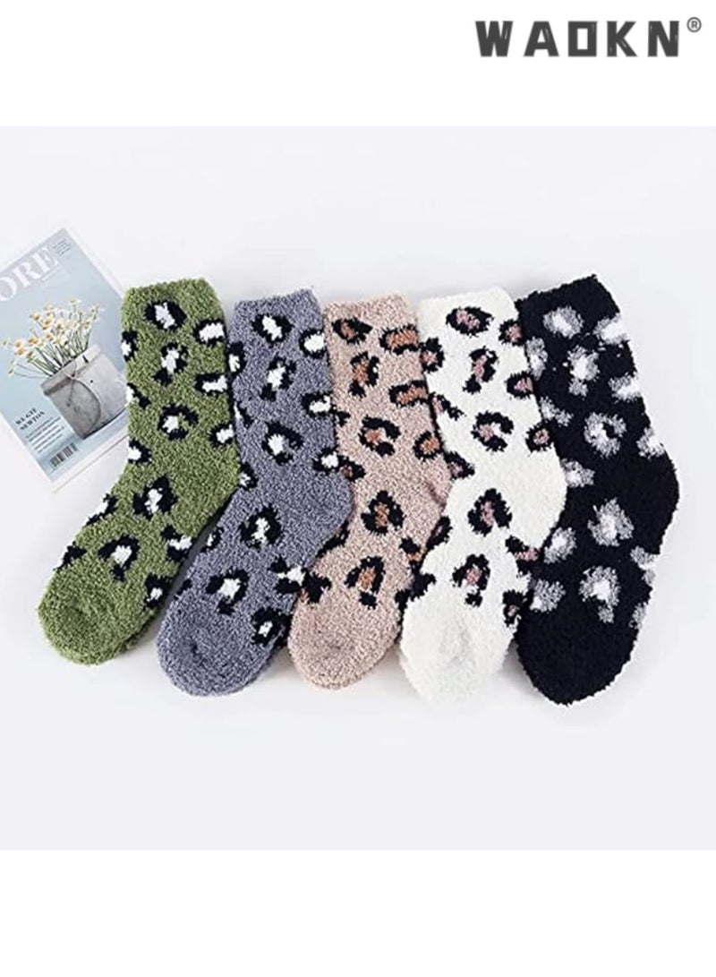 دبليو أيه أو كي أن 4 أزواج من اختيار السيدات الشتاء الحارة أفخم الجوارب ، لينة ومريحة ، واستخدام نسيج الصوف ، جميل تصميم طوق ، ومناسبة للرياضة ارتداء النعال المضادة للانزلاق الجوارب ، ومناسبة جدا للنوم في المنزل ، طوال فصل الشتاء الاحماء - Image 2