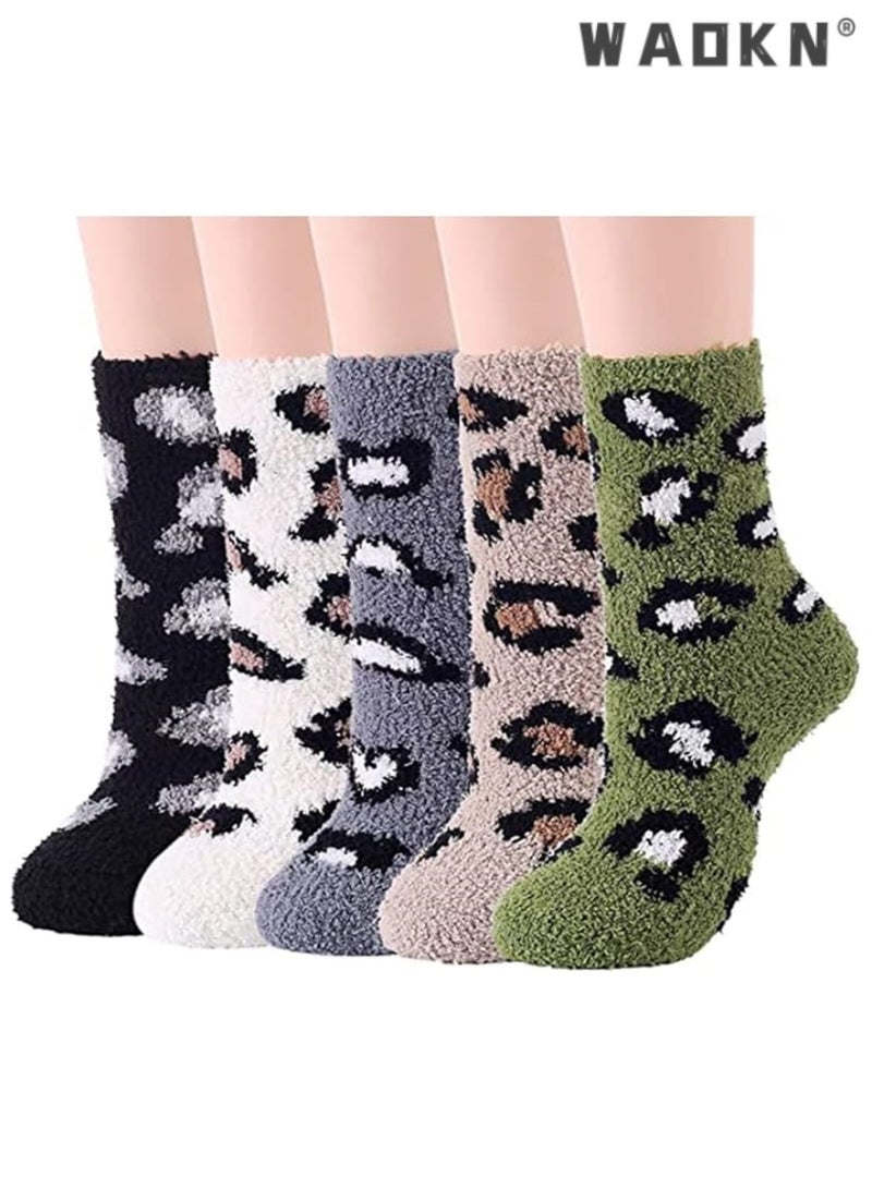 دبليو أيه أو كي أن 4 أزواج من اختيار السيدات الشتاء الحارة أفخم الجوارب ، لينة ومريحة ، واستخدام نسيج الصوف ، جميل تصميم طوق ، ومناسبة للرياضة ارتداء النعال المضادة للانزلاق الجوارب ، ومناسبة جدا للنوم في المنزل ، طوال فصل الشتاء الاحماء - Image 1