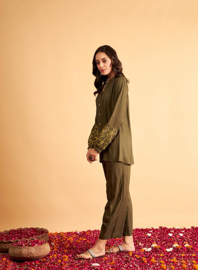 SASSAFRAS Floral Embroidered Sleeve Shirt and Pants Co-Ords - Image 3