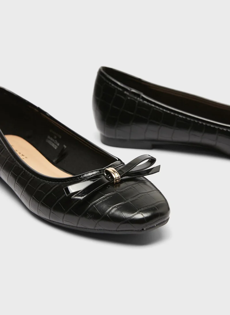 Celeste Pointed Toe Ballerinas