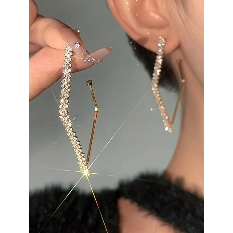 A Pair Of European And American Fashion Dazzling -Shaped Ring  Earrings. - Image 5