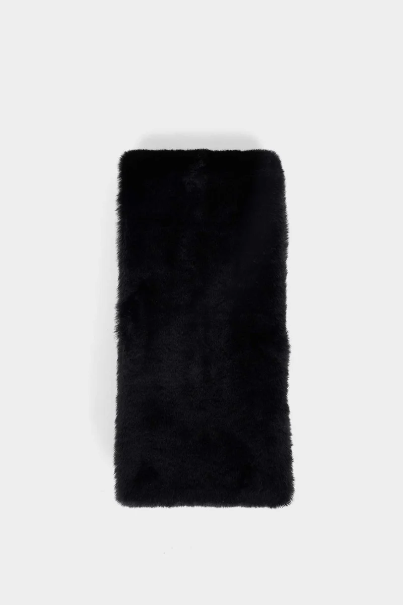 ديفاكتو Woman Faux Fur Scarf