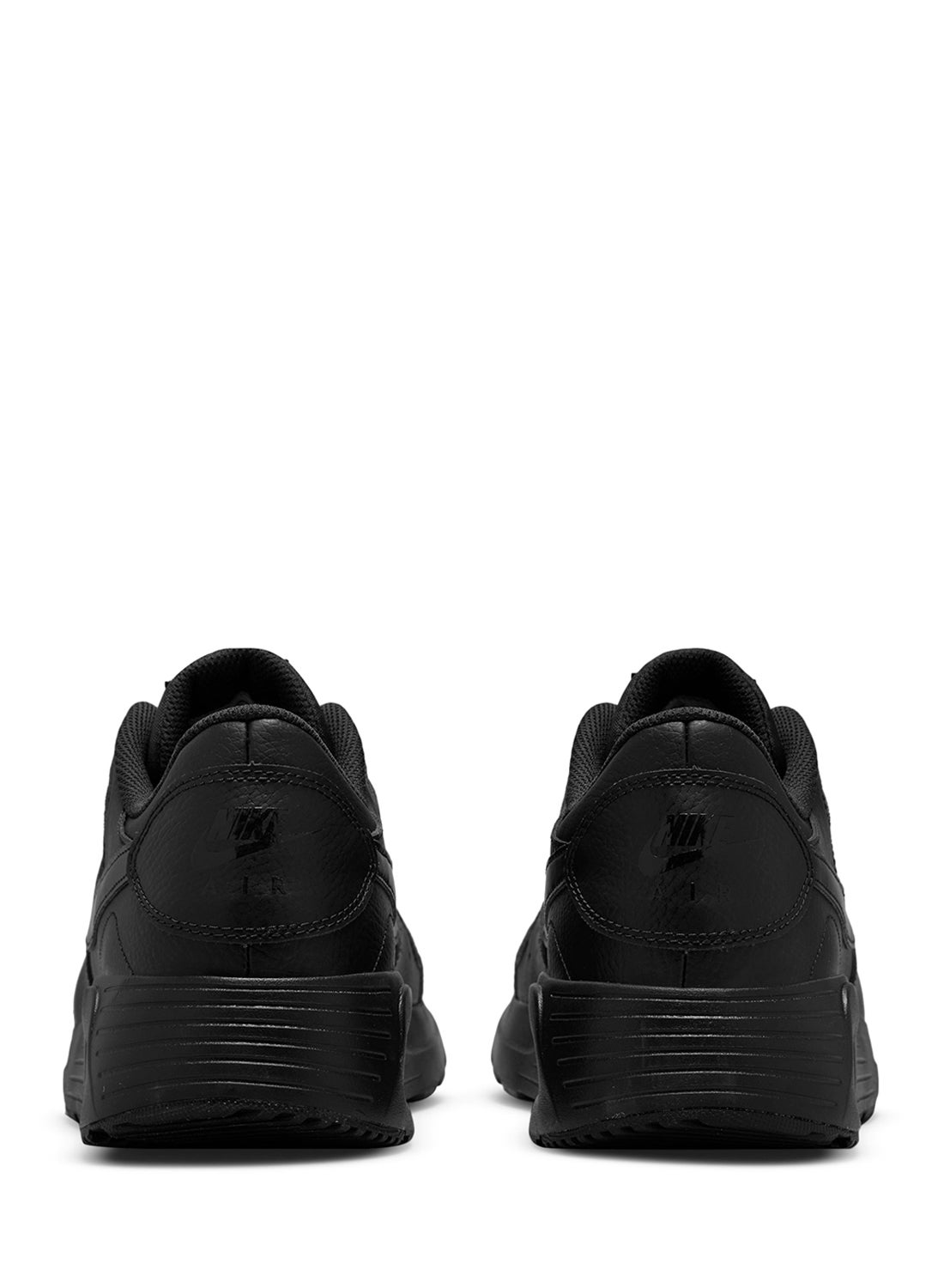 mens black nike athletic shoes