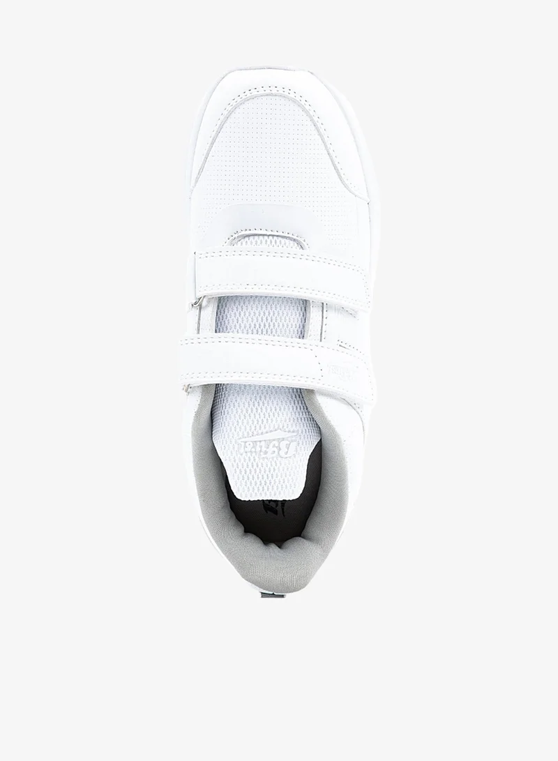 باتا سنيكرز سادة بإغلاق لاصق