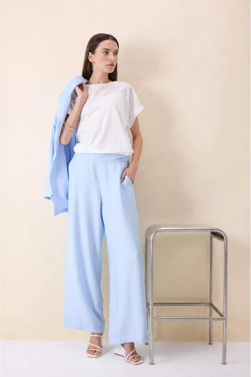 ديفاكتو Regular Fit Wide Leg Trousers