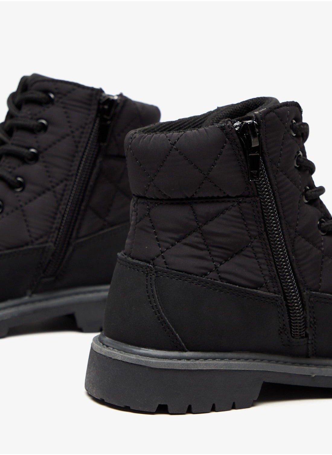 Boys' High Cut Boots with Zip Closure - https://f.nooncdn.com/p/pzsku/Z363D37EB122D814D12FAZ/45/_/1663838629/aa7d4628-579b-42c3-9cda-ff85ec460741.jpg?format=jpg&width=original