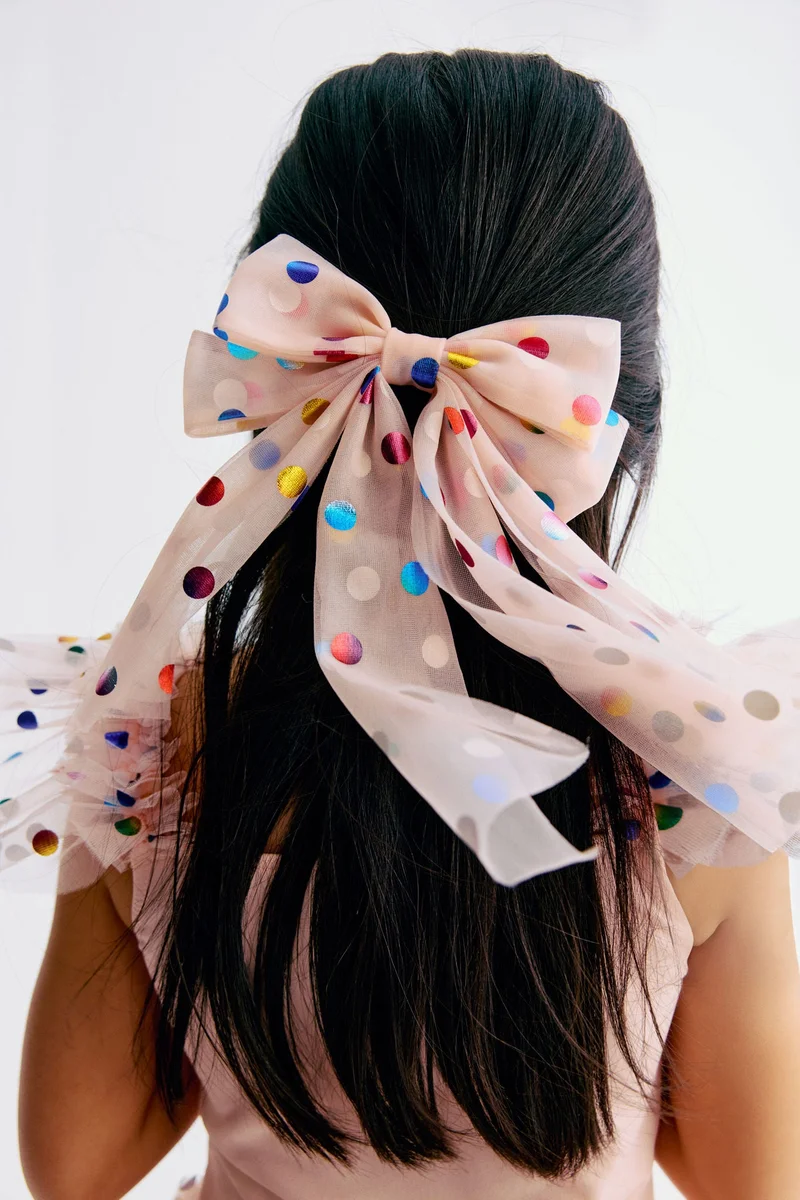 اتش اند ام مشبك شعر مزيّن بفيونكة