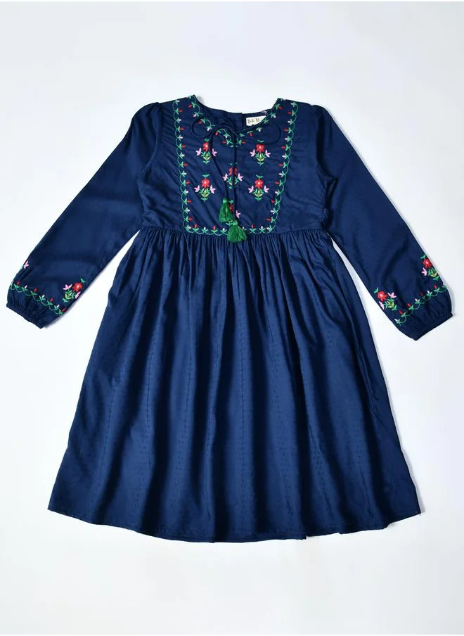 بيلا مودا Bella Moda Embroidered Tie-Up Neck Knee-Length Dress
