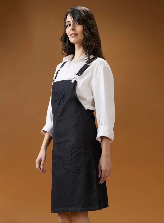 جلو باص فستان قصير بحمالات وياقة مربعة بقصة دنغري