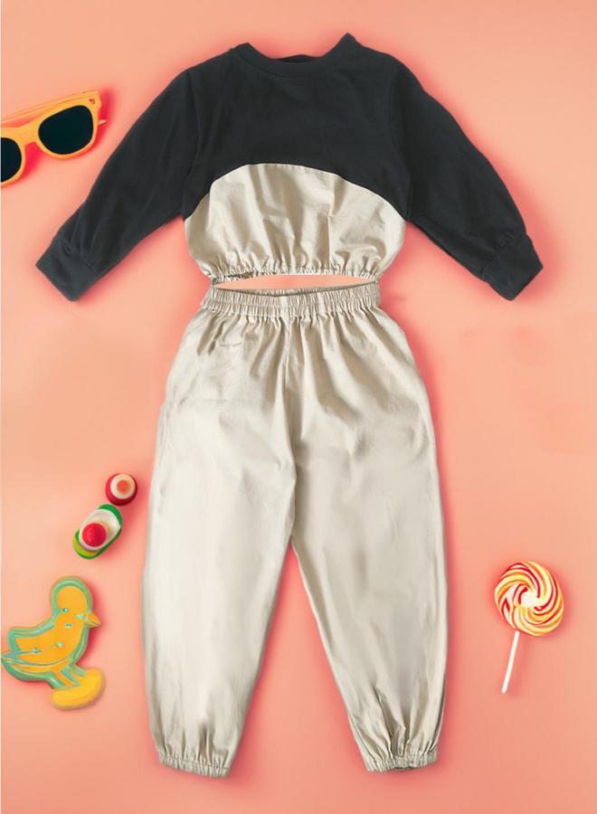 بيلا مودا طقم منسق من بنطال مع بلوزة بياقة دائرية - Image 1