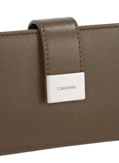 CALVIN KLEIN MEDIUM BIFOLD WALLET WITH HARDWARE SNAP  - Image 3