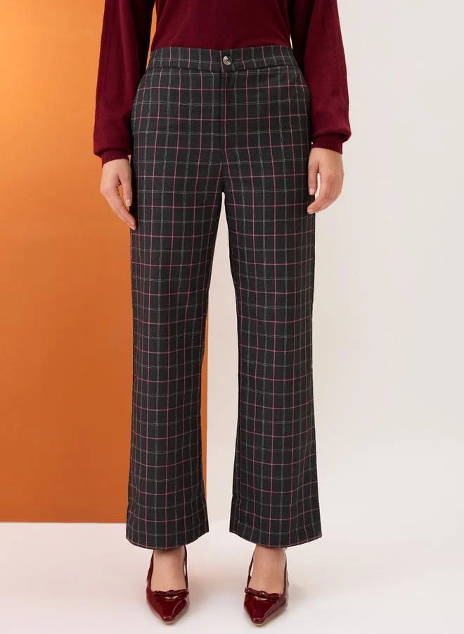 جلو باص بنطال كاروهات بقصة مستقيمة وخصر متوسط