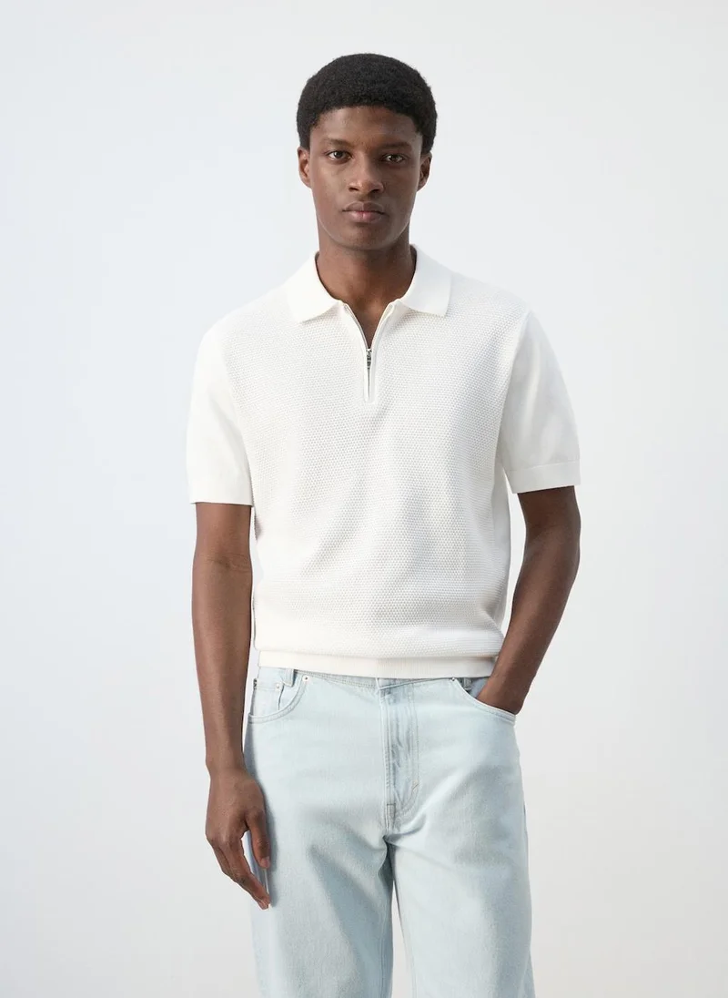 Mango Man Knitted polo shirt with zipper and lace accents