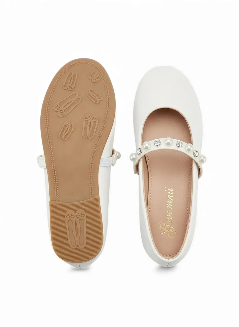 Geoomnii  Junior Girls’ Closed Flat Shoes – Comfortable, Lightweight & Everyday Wear for Women | Best Price UAE