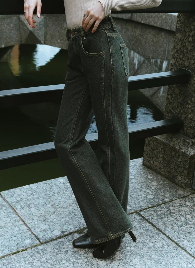 Lichi Straight mid-rise jeans