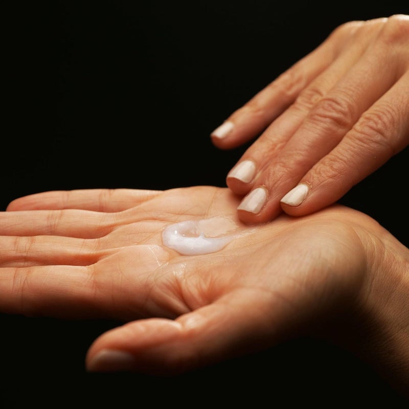 RUSK Deepshine PlatinumX Conditioner, Eliminates Brassiness, Brightening Boost for Platinum, Silver, Gray, White, and Blonde Hair, 33.8 oz - Image 2