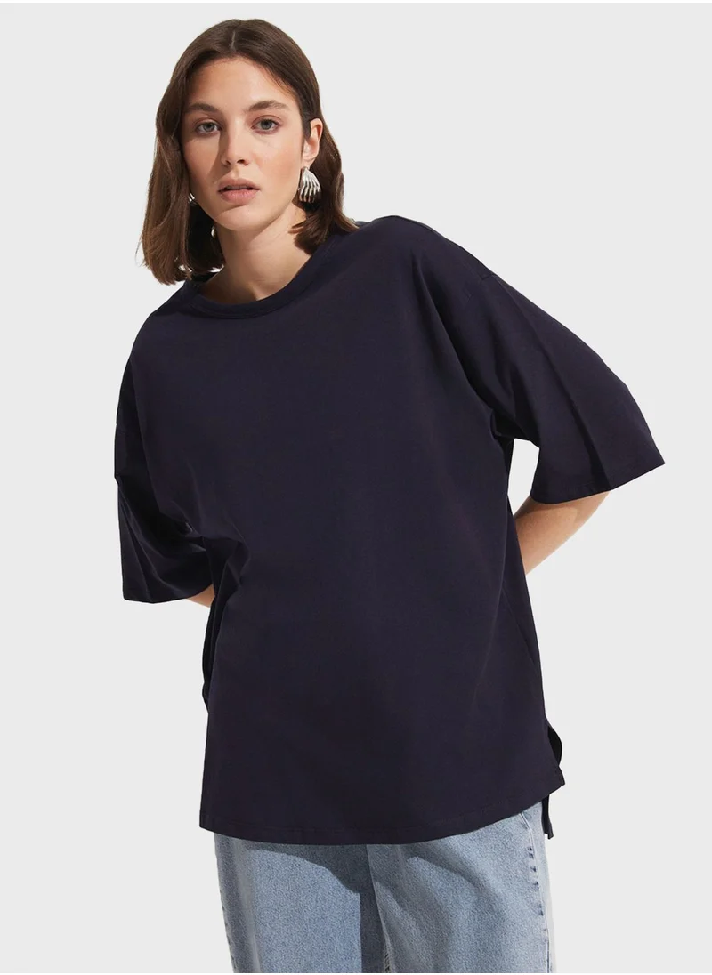 JUNE Crew Neck Loose Cut T-Shirt