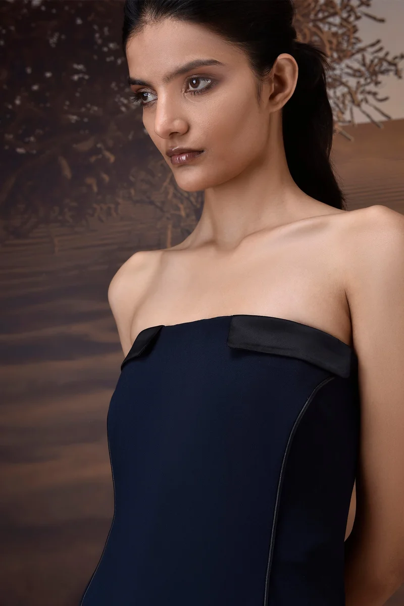 Genes Lecoanet Hemant فستان ساتان بدون حمالات بقطع متباينة