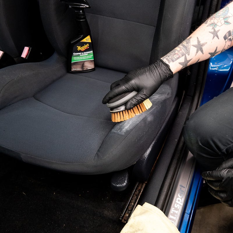 ميجواير Meguiar's X1000EU Car Cleaning Carpet & Interior Brush. Stiff yellow bristles for stubborn stains. Soft orange bristles for carpets, fabrics & plastics - Image 4