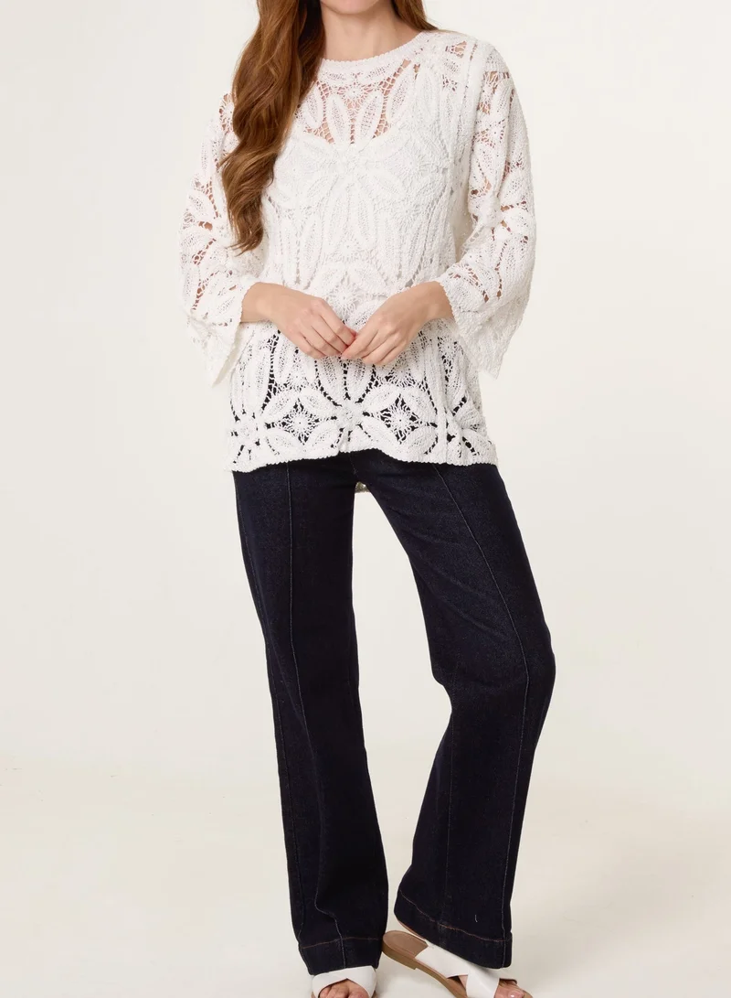 بلو فانيلا Flower Crochet Long Sleeve Top