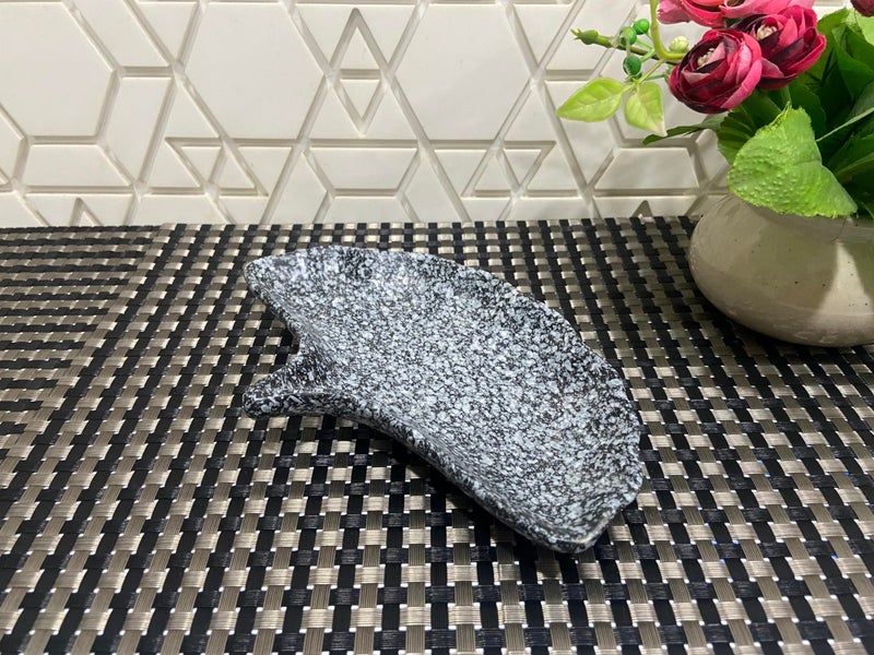 ALTAICA ALTAICA Ceramic Serving Platter Plate Tray Shell Shape for Snacks, Starter, Salad, Pasta Tray, Heavy Quality Ceramic Serving Platters Perfect for Modern Kitchen- Black Marble Finish - Image 3