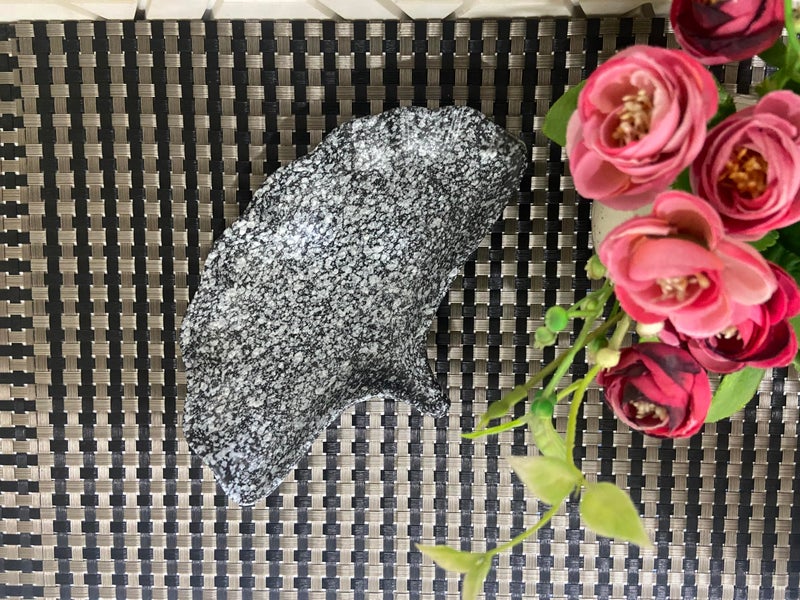 ALTAICA ALTAICA Ceramic Serving Platter Plate Tray Shell Shape for Snacks, Starter, Salad, Pasta Tray, Heavy Quality Ceramic Serving Platters Perfect for Modern Kitchen- Black Marble Finish - Image 4