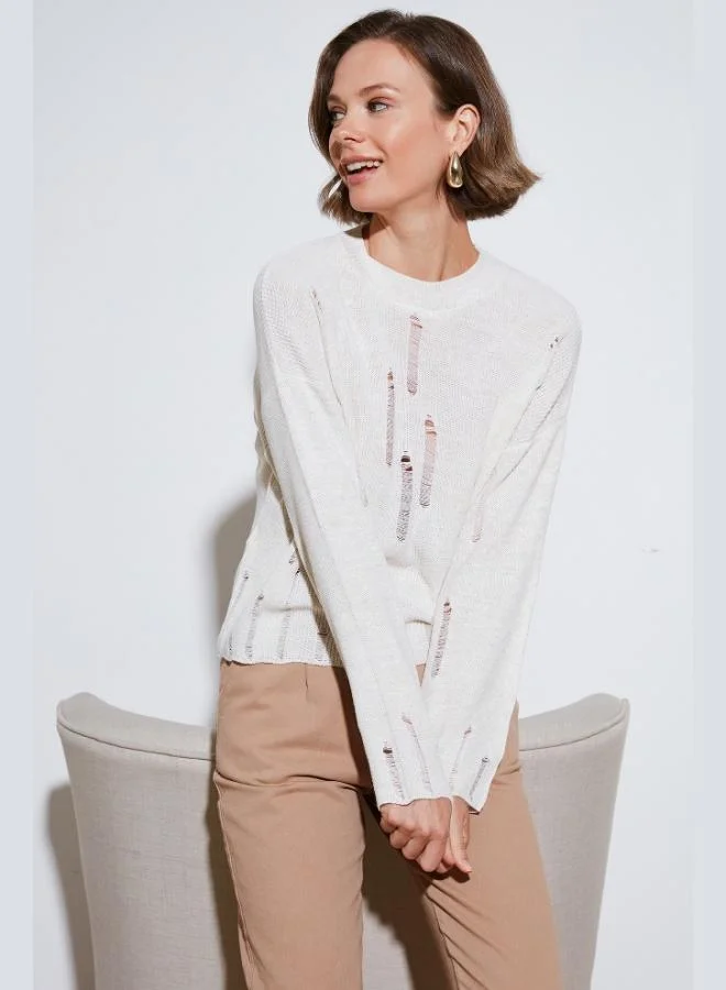 ليلا كنزة نسائية محبوكة بنقشة ممزقة بياقة دائرية من ليلا