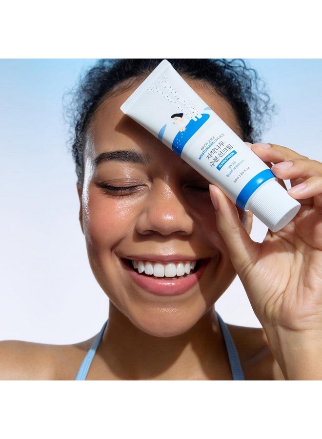 راوند لاب مرطب راوند لاب بيرش جوس، قفل للأشعة فوق البنفسجية، 1.69 أونصة سائلة، عامل حماية من الشمس 45، طيف واسع، واقي من الشمس مرطب، لا يترك علامات بيضاء، حماية قوية من الأشعة فوق البنفسجية، نوع الجوهر الرطب، صديق للمحيطات - آمن على الشعاب المرجانية - Image 2