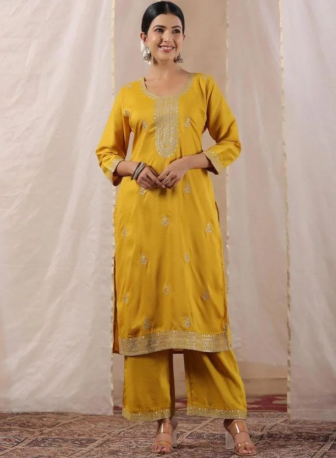 آي شين طقم كورتا وبنطال بخليط حرير بلون أصفر خردلي