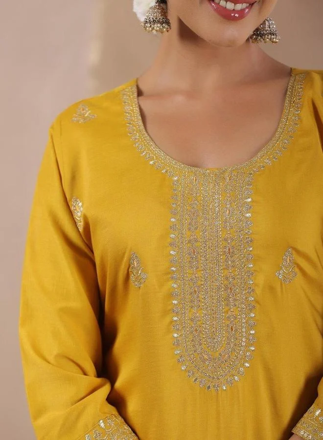 آي شين طقم كورتا وبنطال بخليط حرير بلون أصفر خردلي