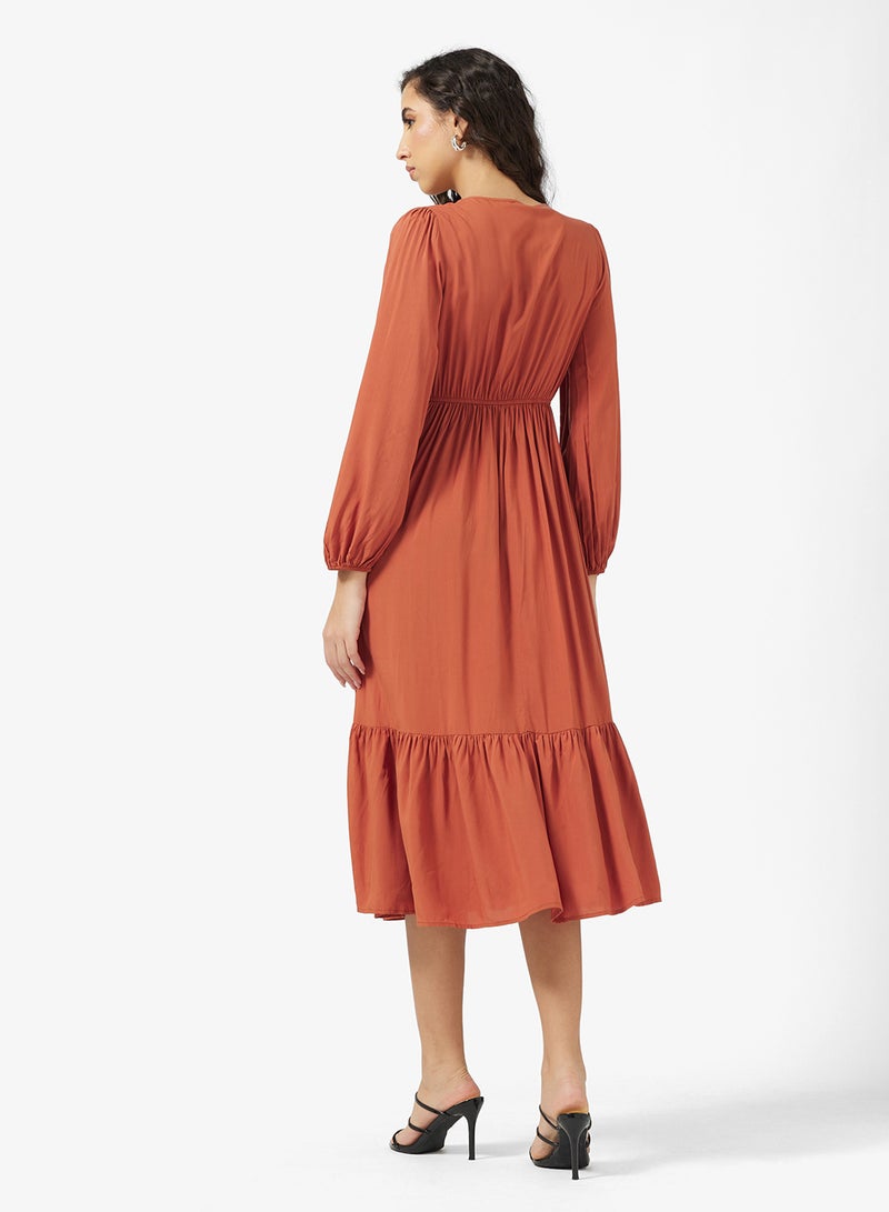 فستان بوهيمي بياقة على شكل حرف