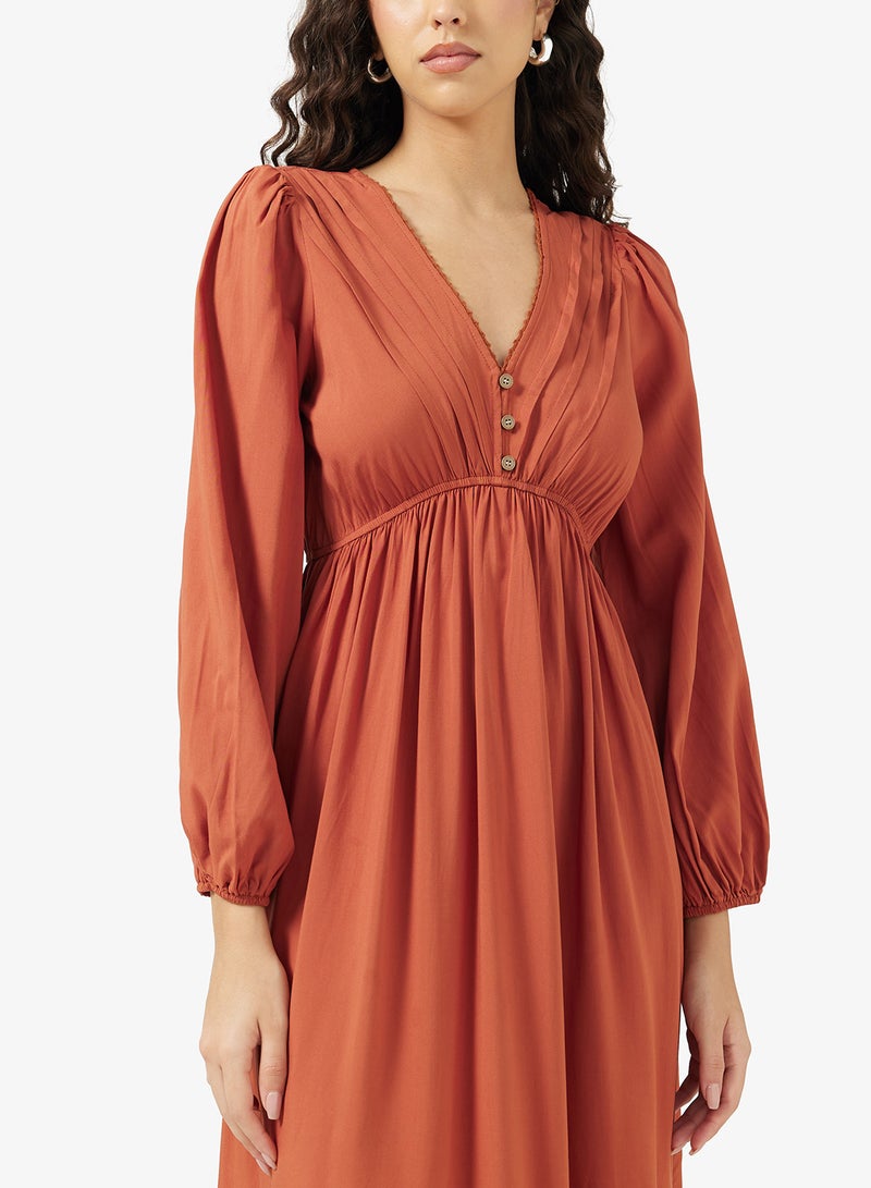 فستان بوهيمي بياقة على شكل حرف