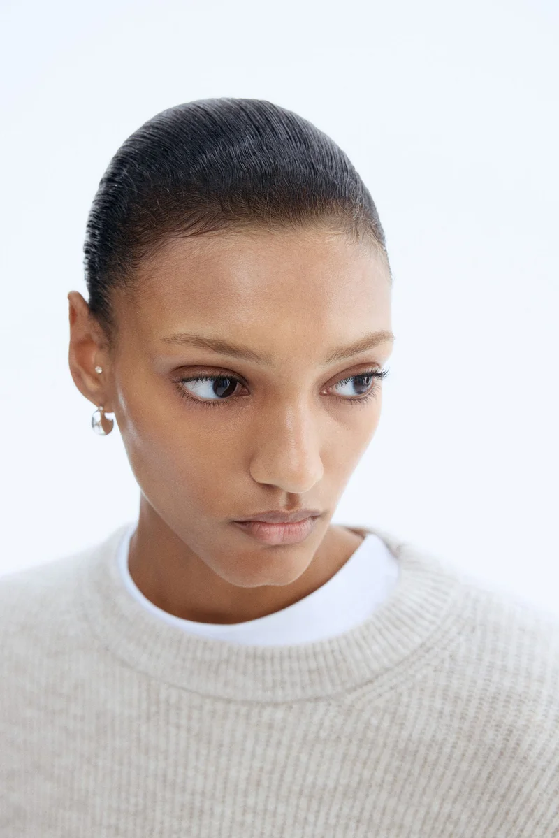 اتش اند ام كنزة محبوكة بتصميم مرن