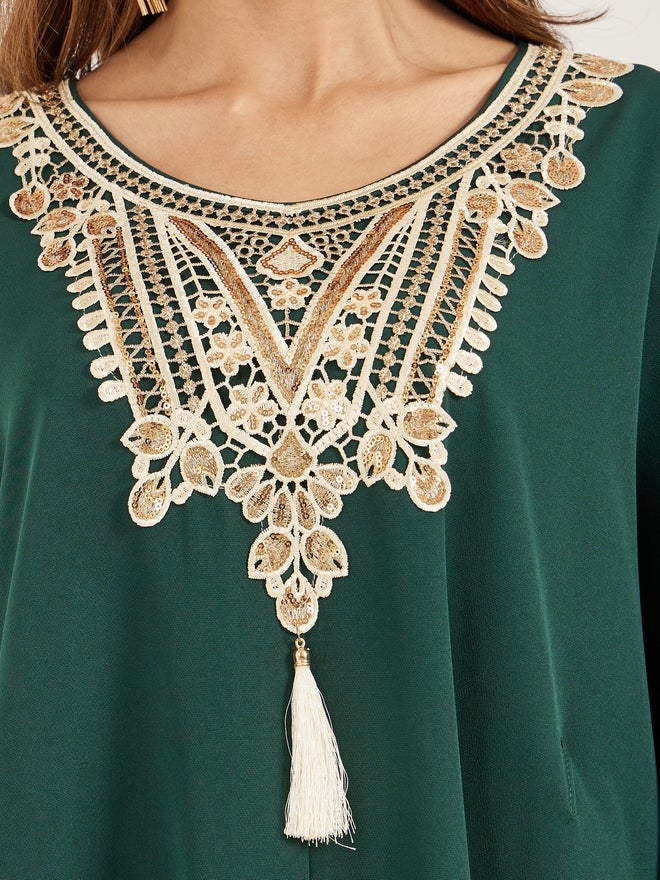 Styli Styli Lace Detail Round Neck Kaftan - Image 4