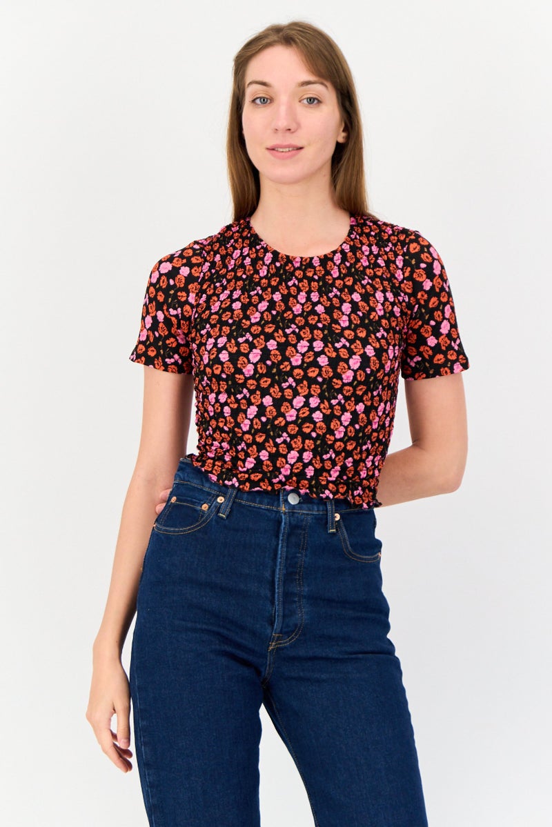 ONLY بلوزة قصيرة الأكمام مزخرفة بطبعة زهور للنساء، متعددة الألوان - Image 1