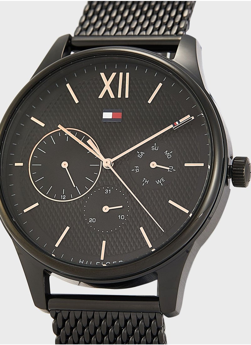 Metal Strap Chronograph Watch - pzsku/Z368950B1B6CD0BECF6CCZ/45/_/1699002972/64dcdb98-ee4c-458f-85a2-ada9f4838b84