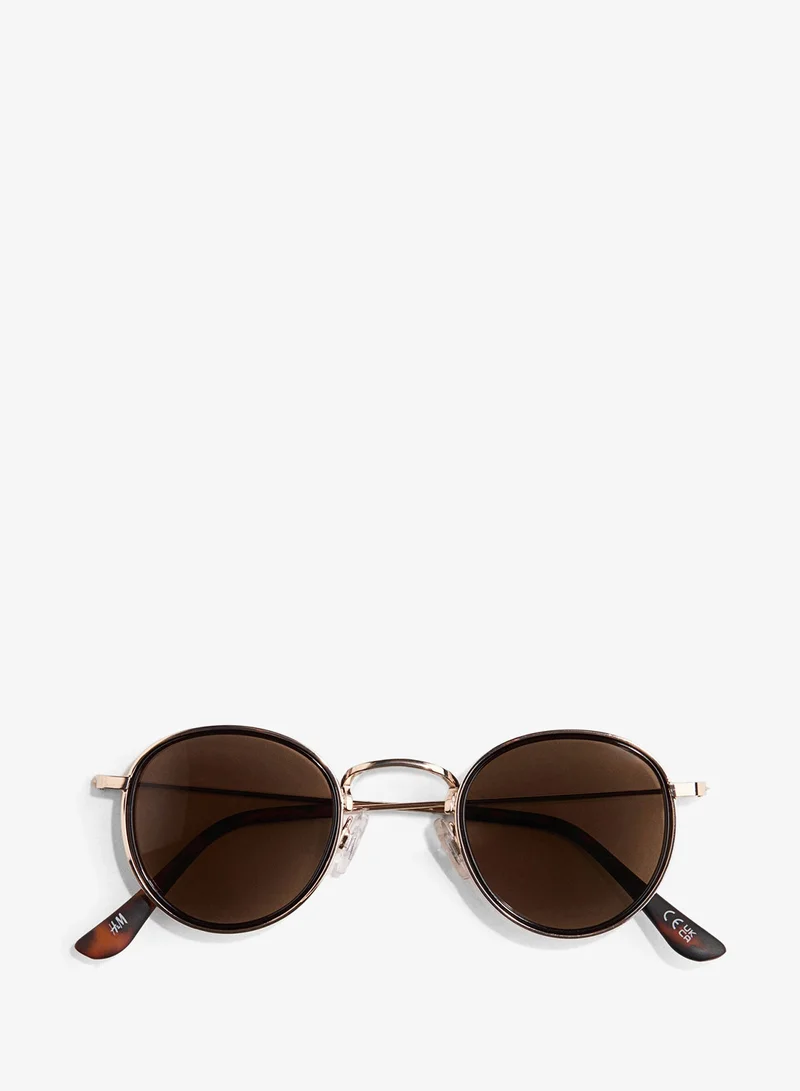 Round sunglasses