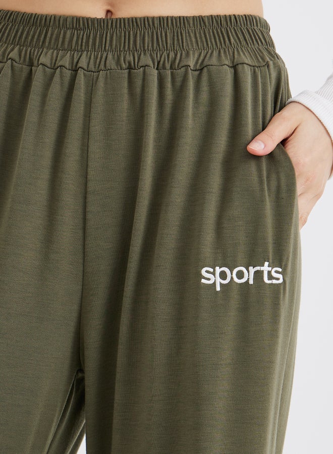 Styli Embroidered Detail Relaxed Fit Joggers - Image 3