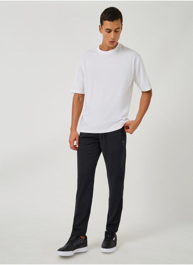 Fort Collins Solid Drawstring Waist Regular Fit Pants  - Image 2